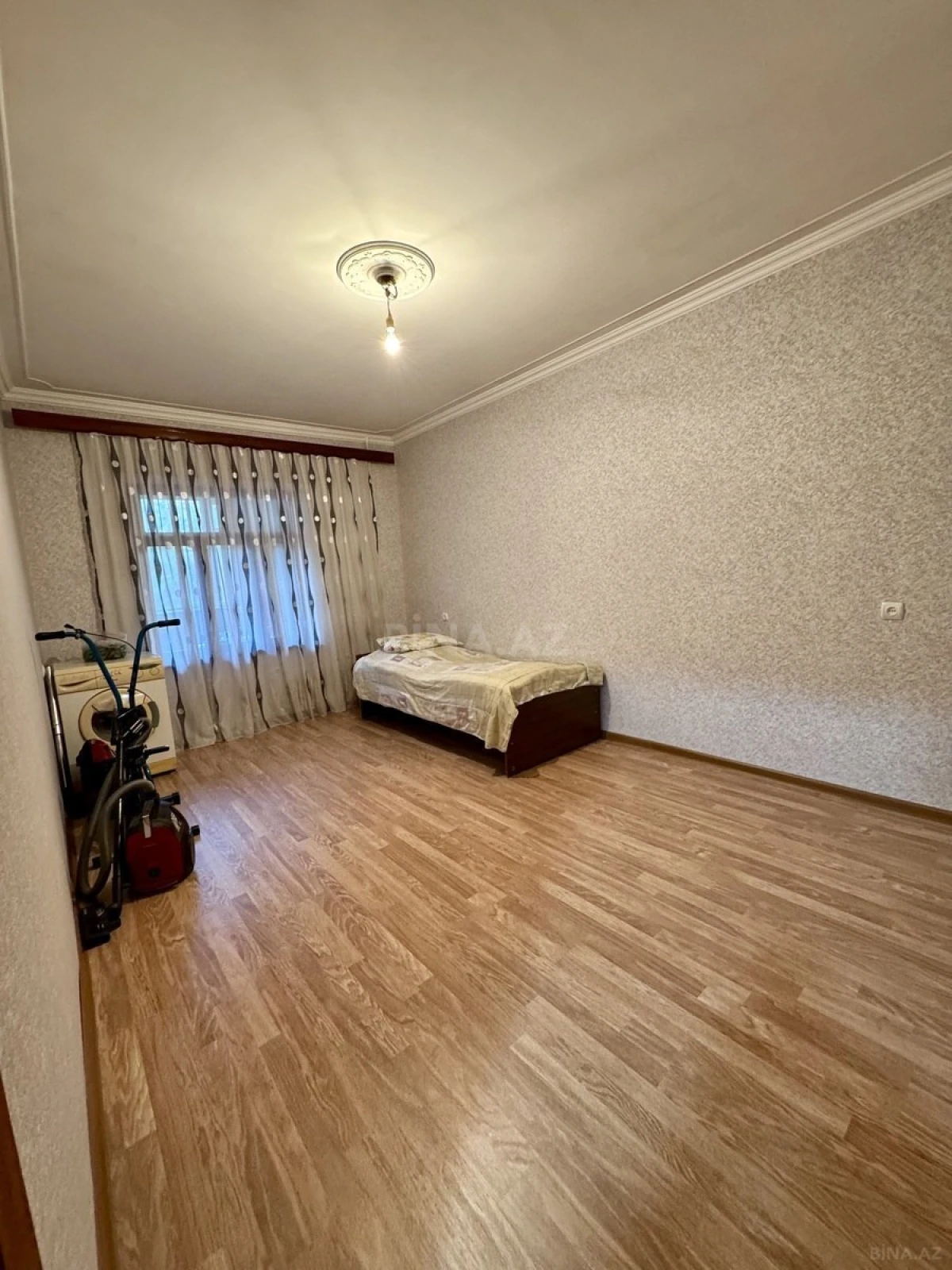 Satılır 4 otaqlı mənzil 110 m²