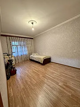 Satılır 4 otaqlı mənzil 110 m²