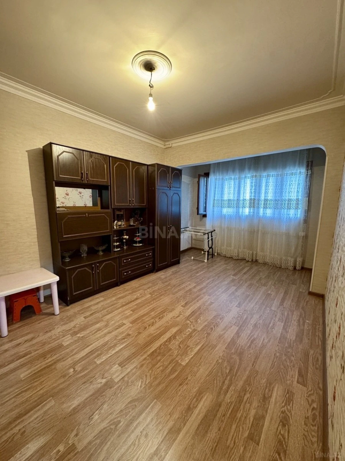 Satılır 4 otaqlı mənzil 110 m²