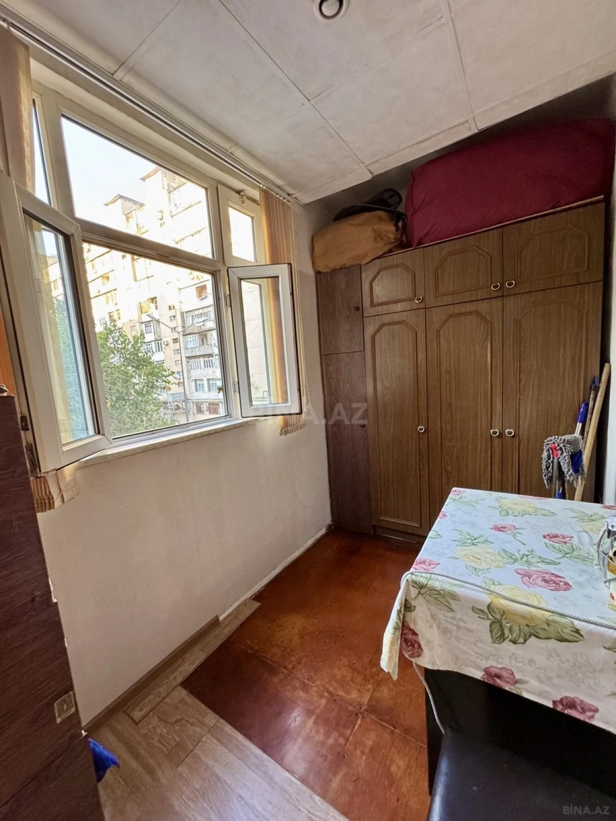 Satılır 4 otaqlı mənzil 110 m²