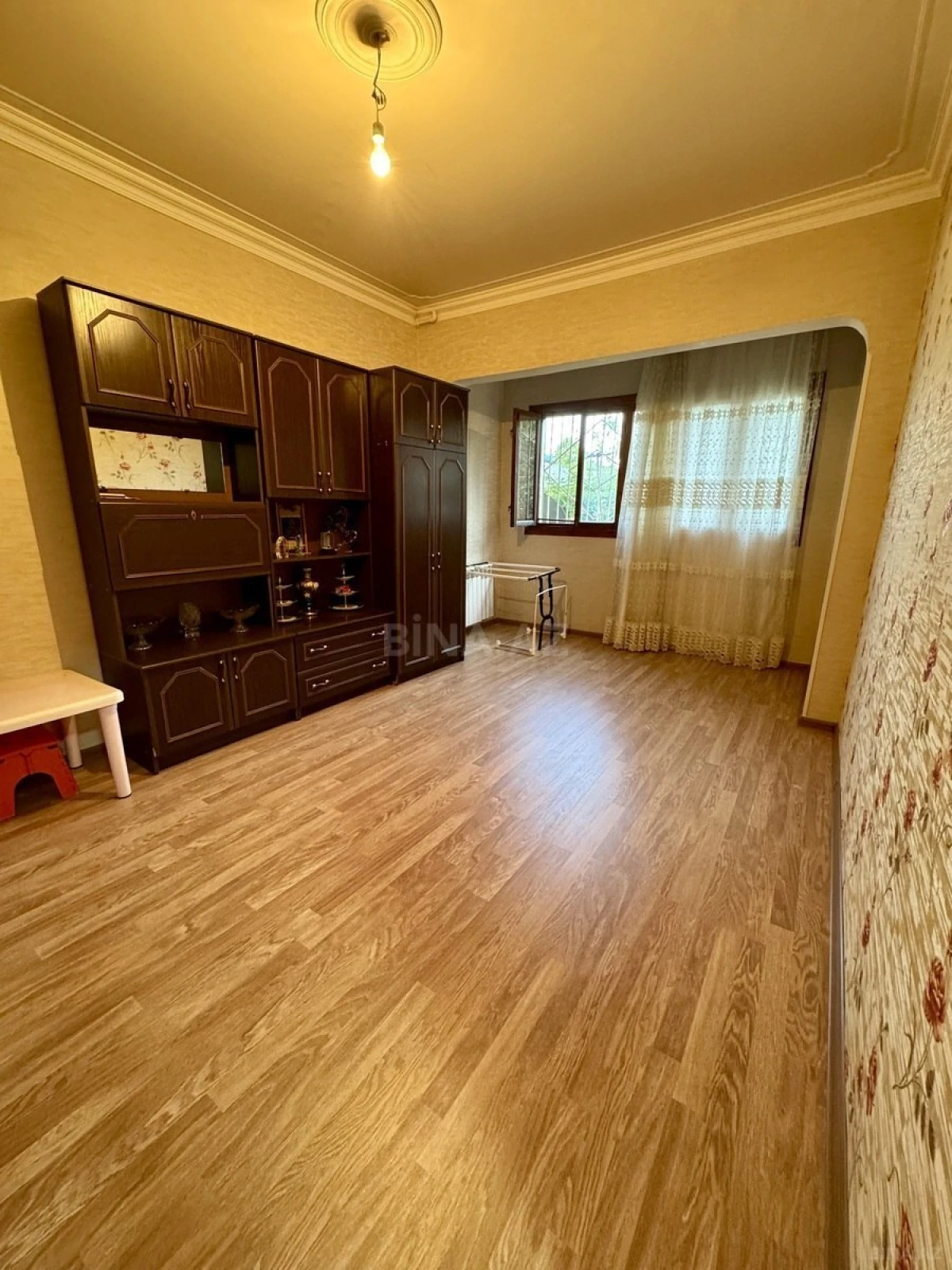 Satılır 4 otaqlı mənzil 110 m²