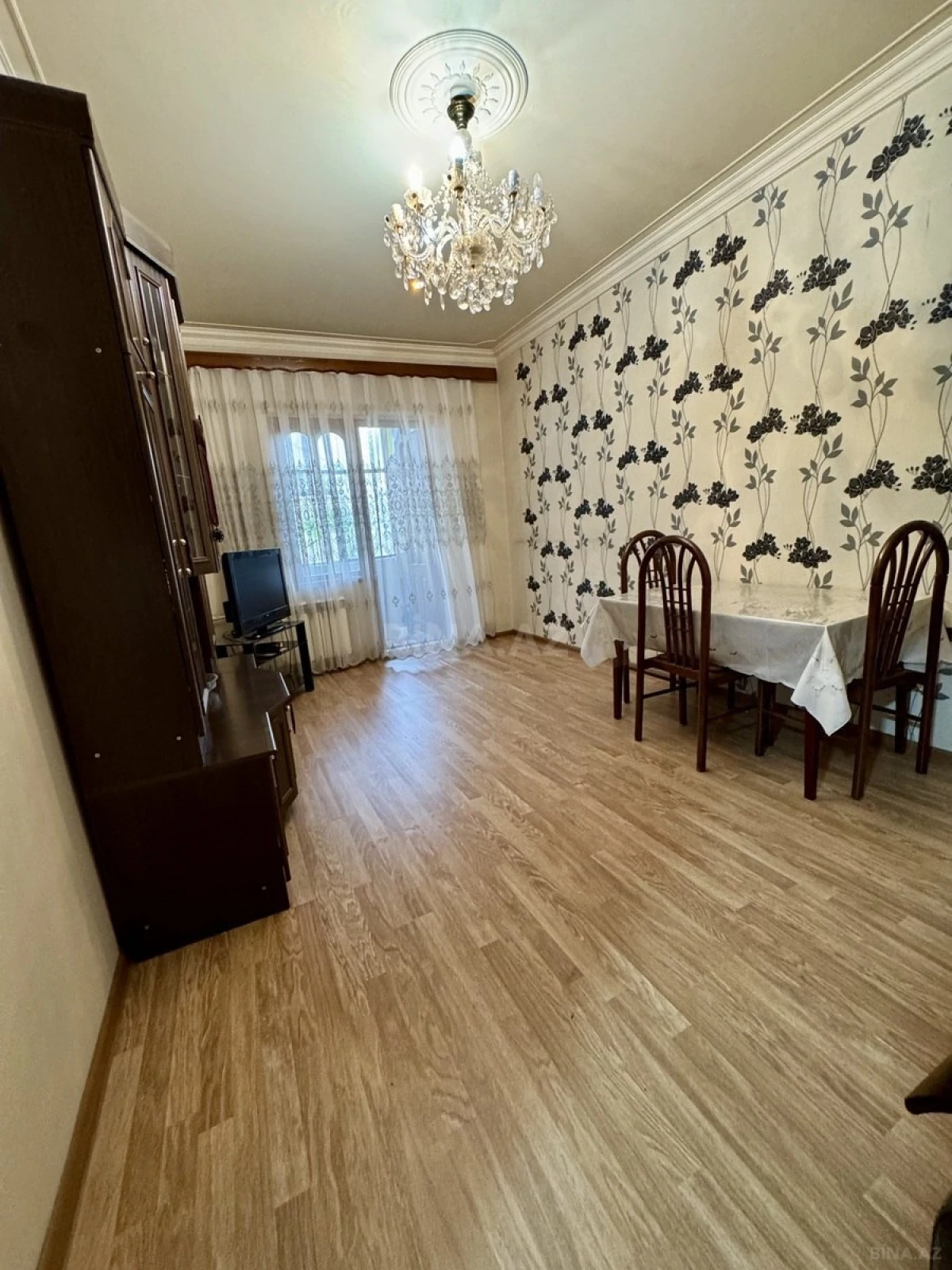 Satılır 4 otaqlı mənzil 110 m²