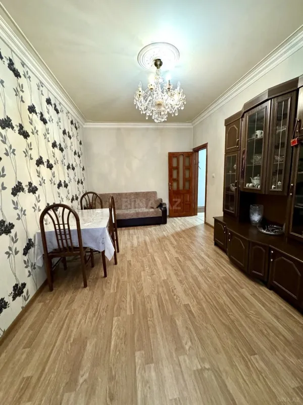 Satılır 4 otaqlı mənzil 110 m²