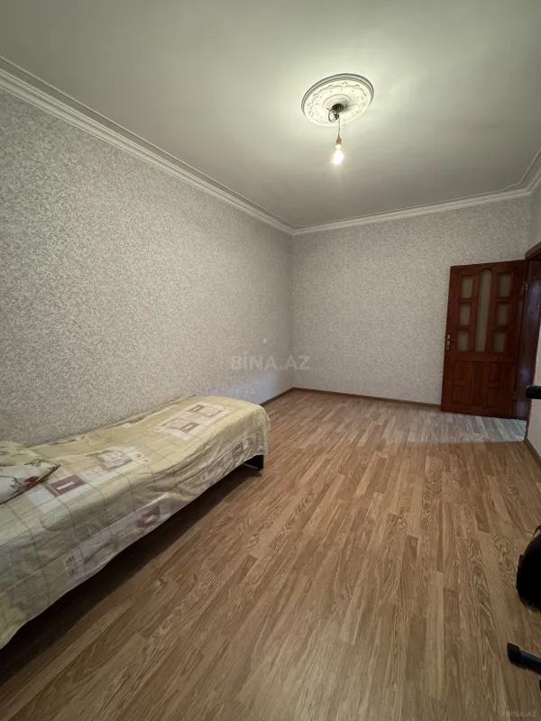 Satılır 4 otaqlı mənzil 110 m²
