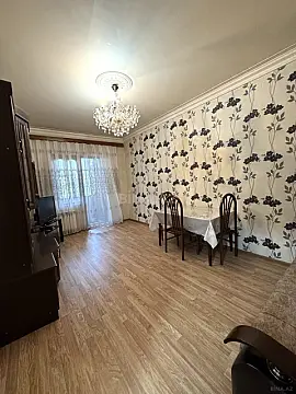 Satılır 4 otaqlı mənzil 110 m²