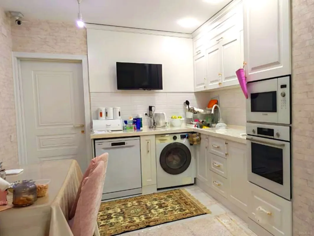 Satılır 4 otaqlı mənzil 100 m²