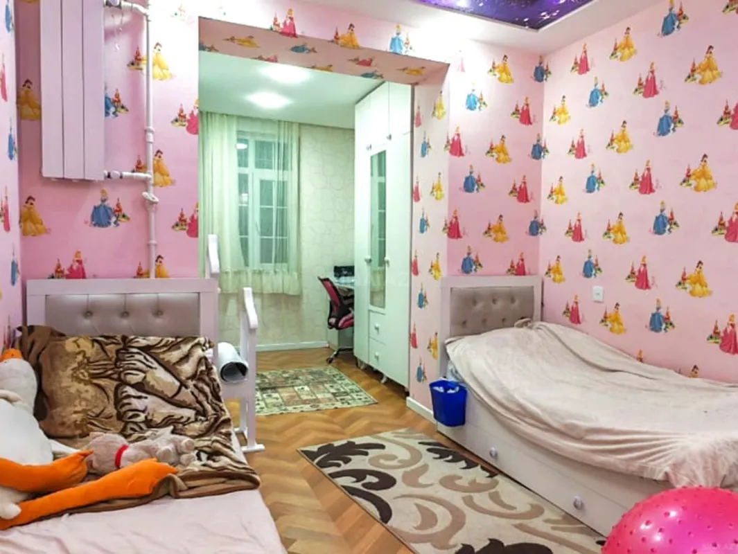 Satılır 4 otaqlı mənzil 100 m²