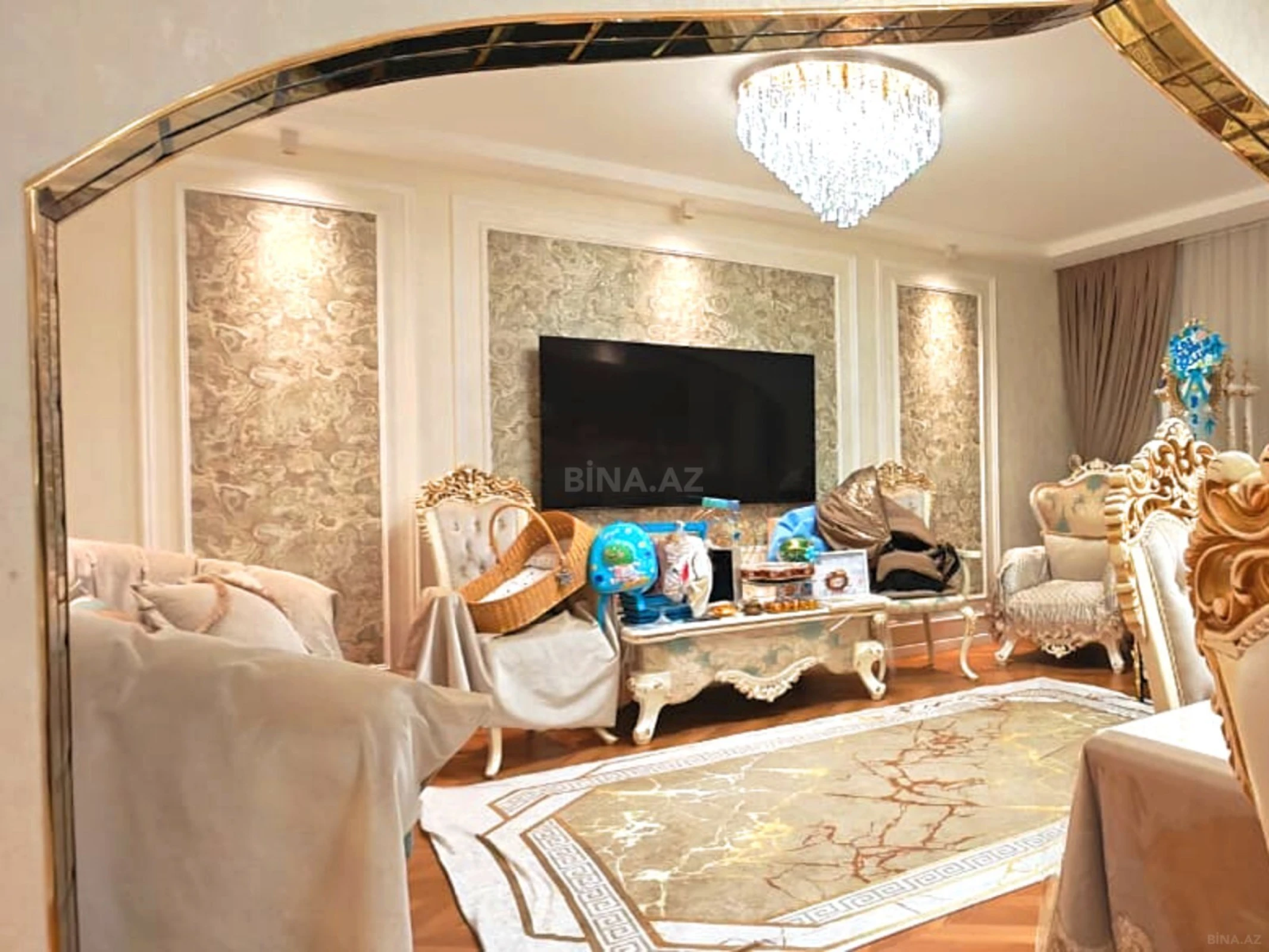 Satılır 4 otaqlı mənzil 100 m²