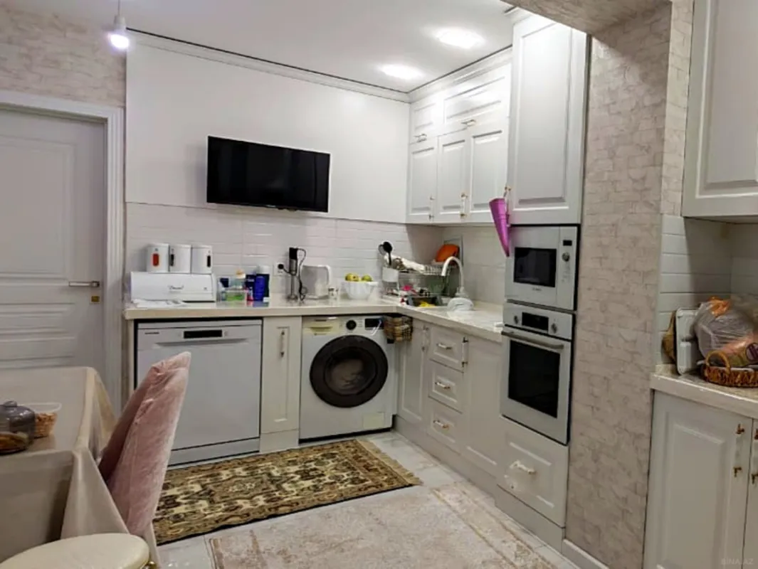 Satılır 4 otaqlı mənzil 100 m²