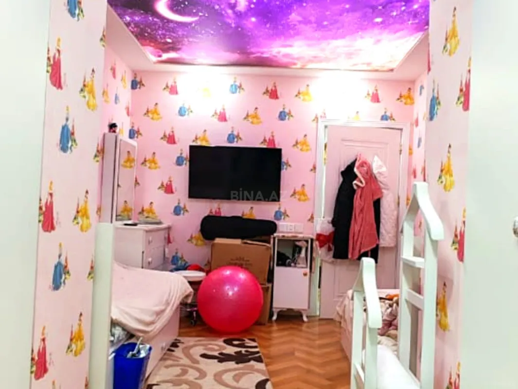 Satılır 4 otaqlı mənzil 100 m²