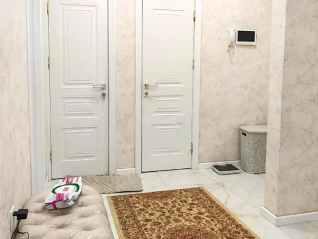 Satılır 4 otaqlı mənzil 100 m²