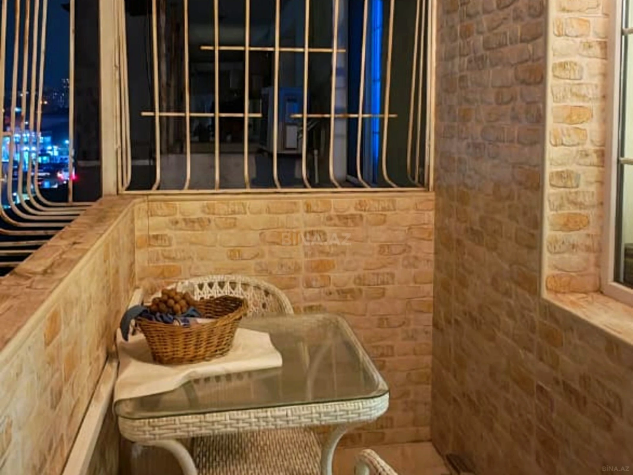 Satılır 4 otaqlı mənzil 100 m²