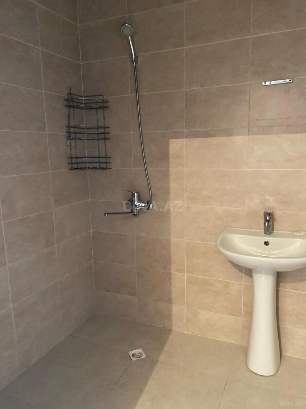 Kirayə verilir 2 otaqlı ofis 75 m²