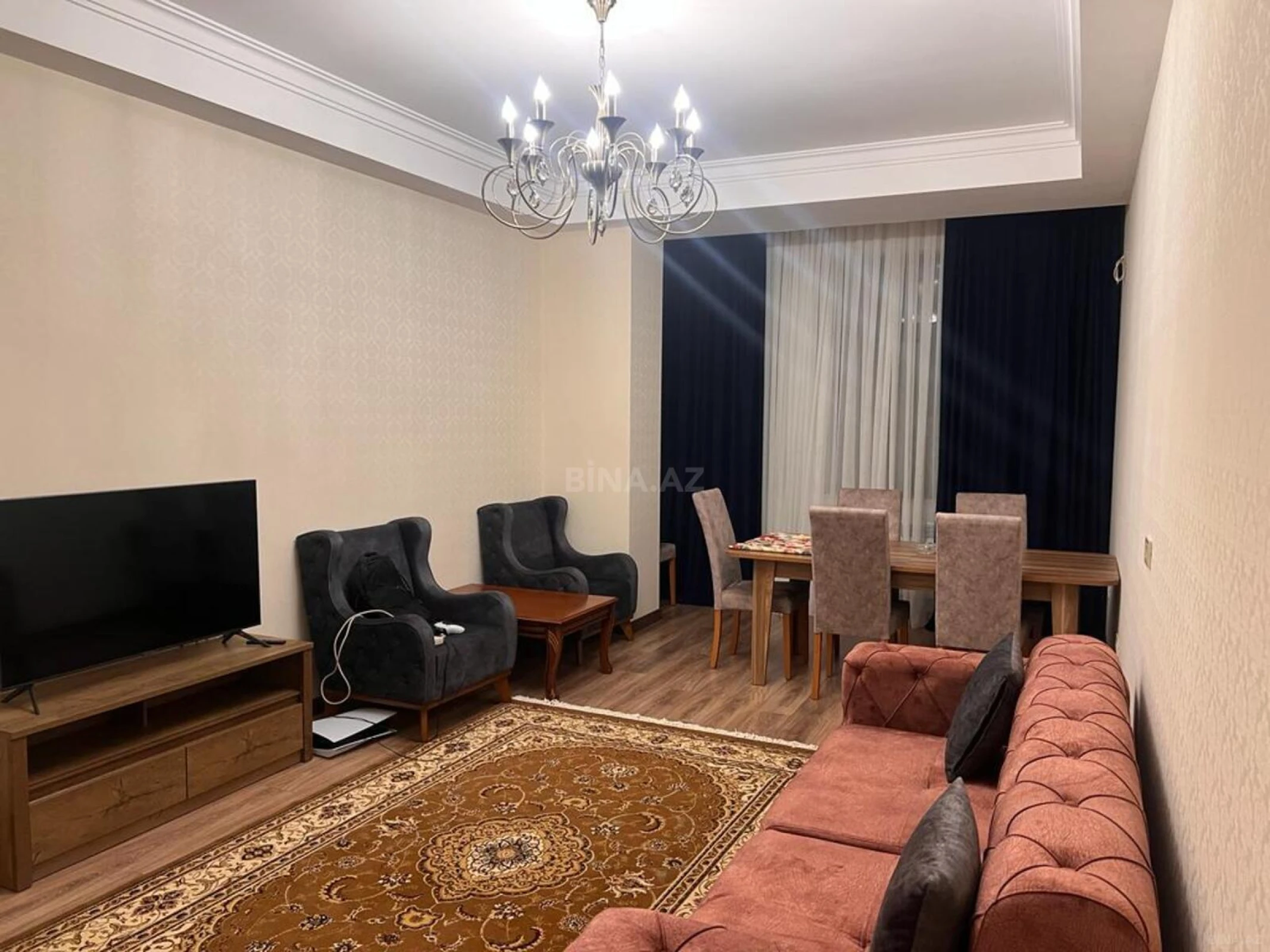 Kirayə verilir 2 otaqlı mənzil 70 m²