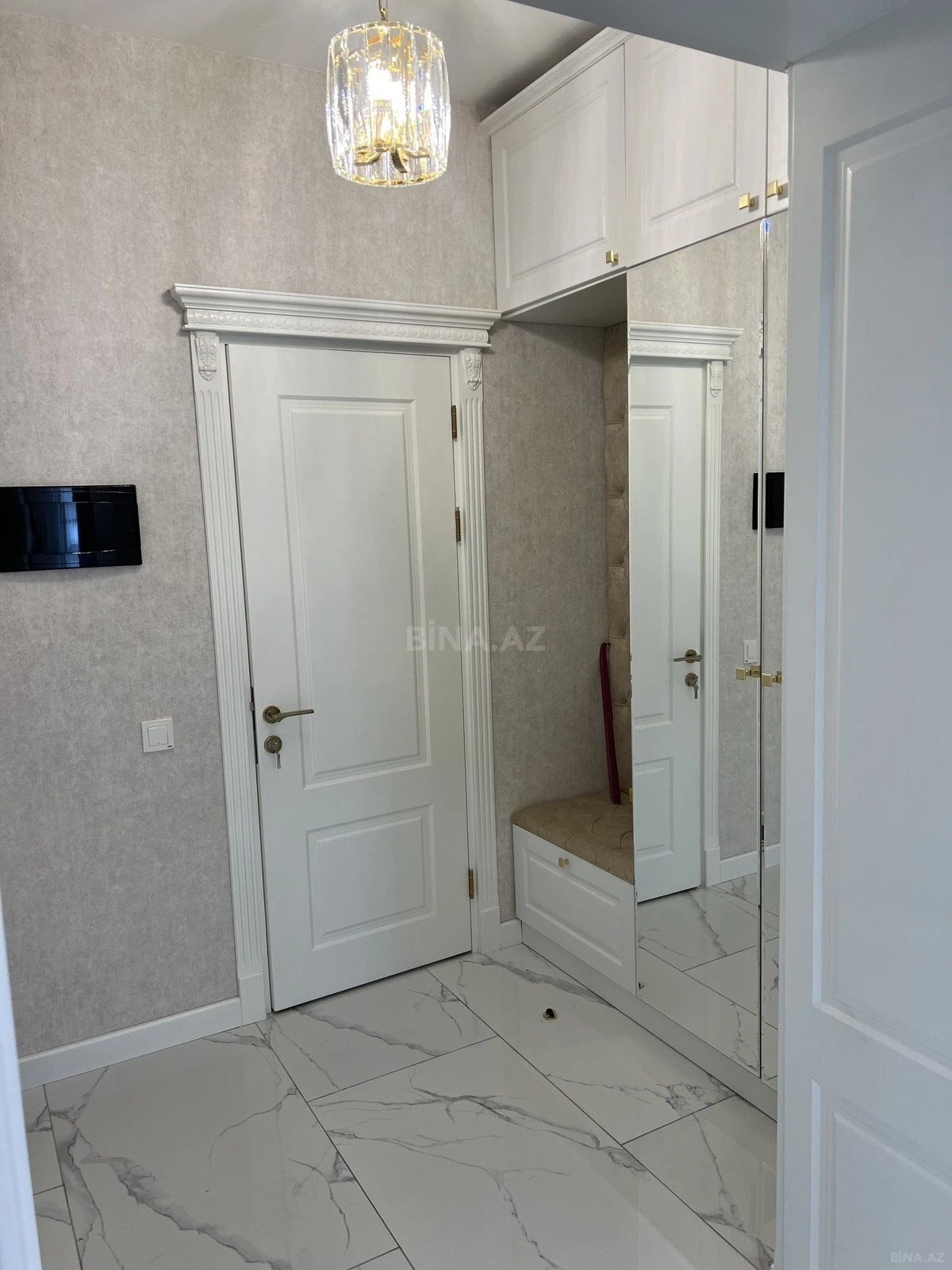 Satılır 3 otaqlı mənzil 148 m²