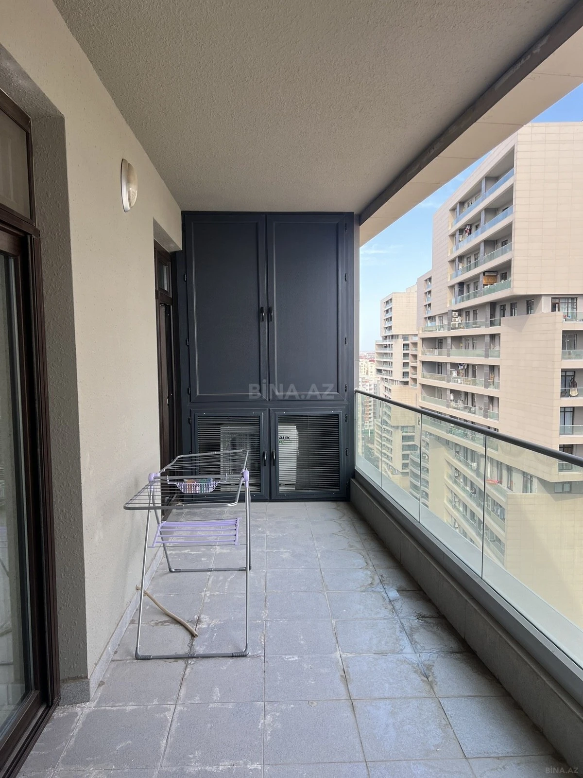 Satılır 3 otaqlı mənzil 148 m²