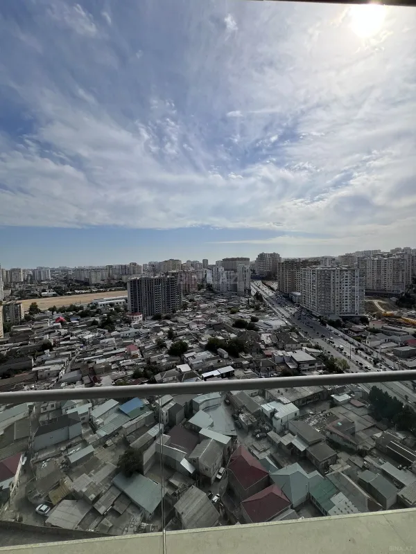 Satılır 3 otaqlı mənzil 148 m²