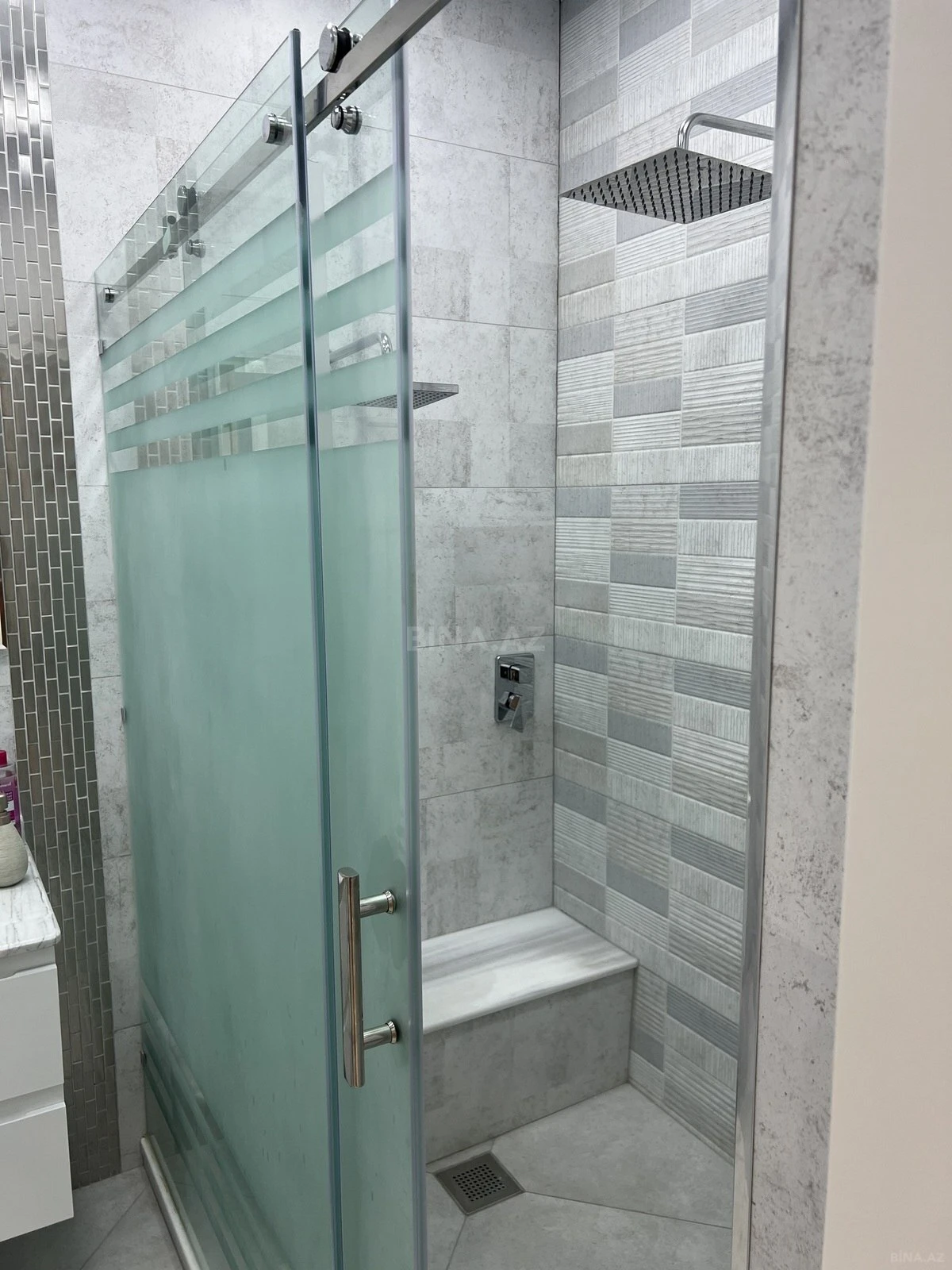 Satılır 3 otaqlı mənzil 148 m²