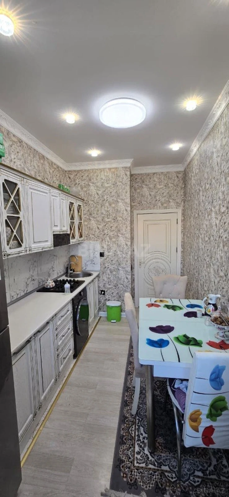 Satılır 2 otaqlı mənzil 75 m²