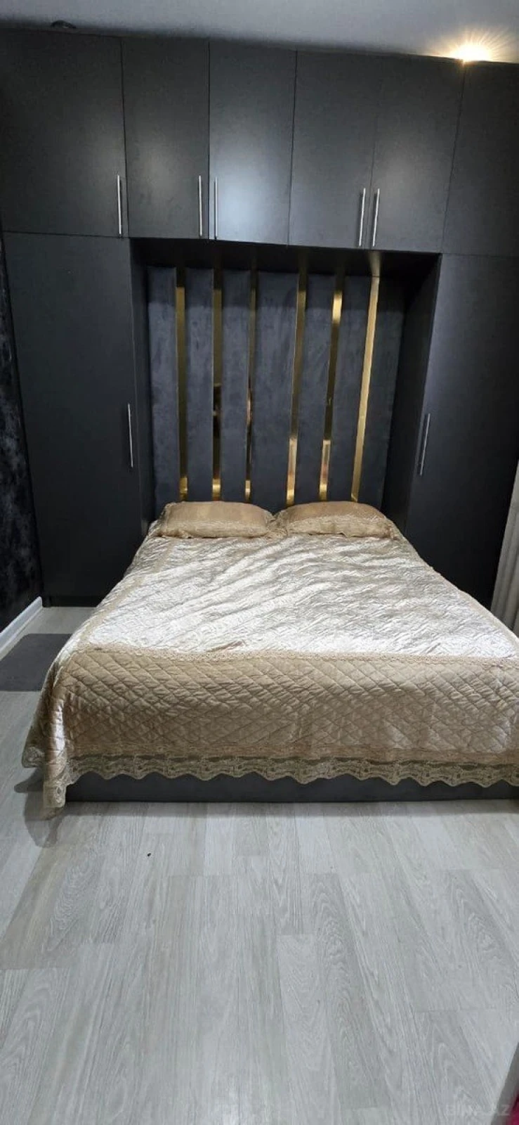 Satılır 2 otaqlı mənzil 75 m²