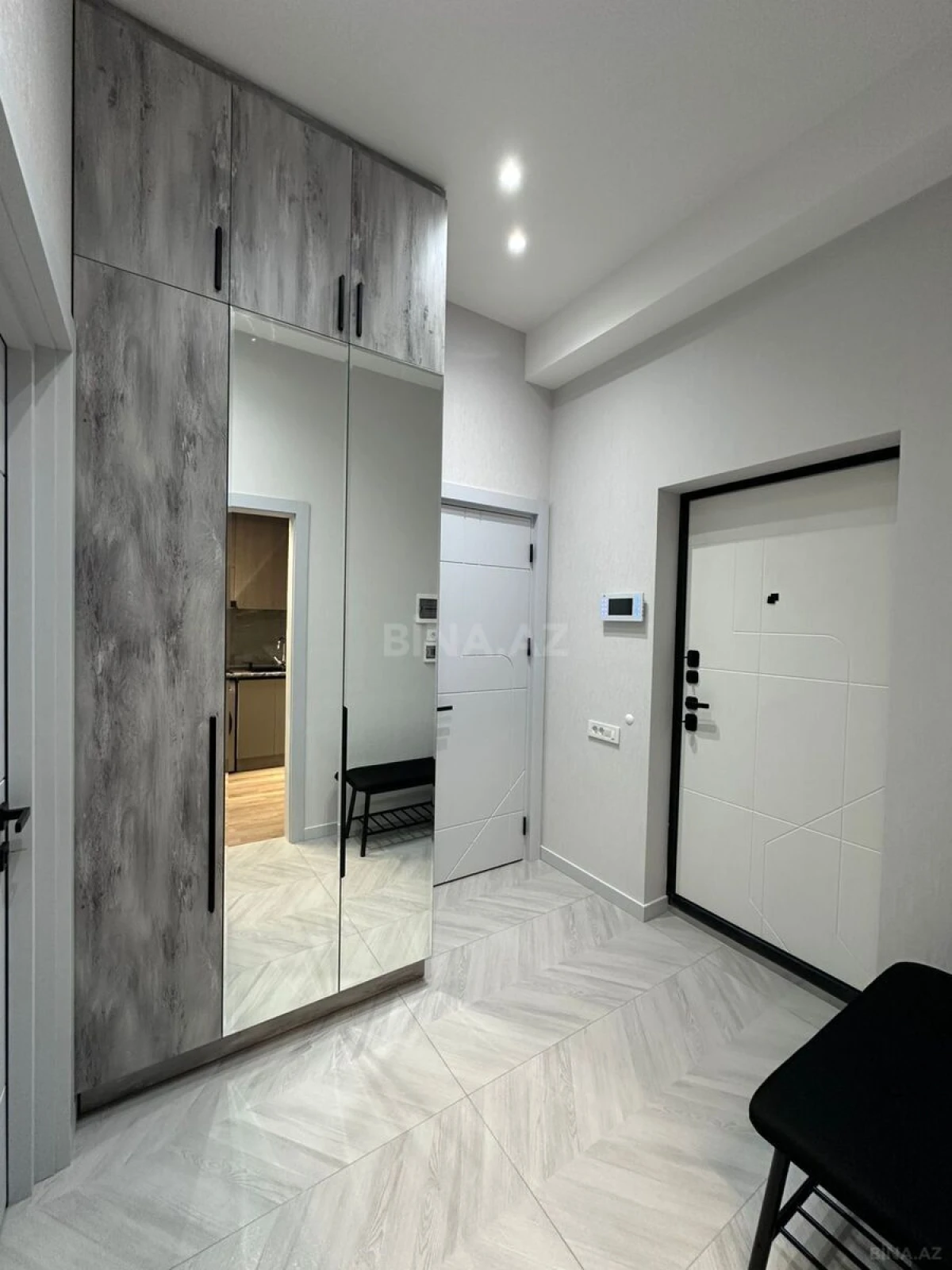 Satılır 2 otaqlı mənzil 56 m²