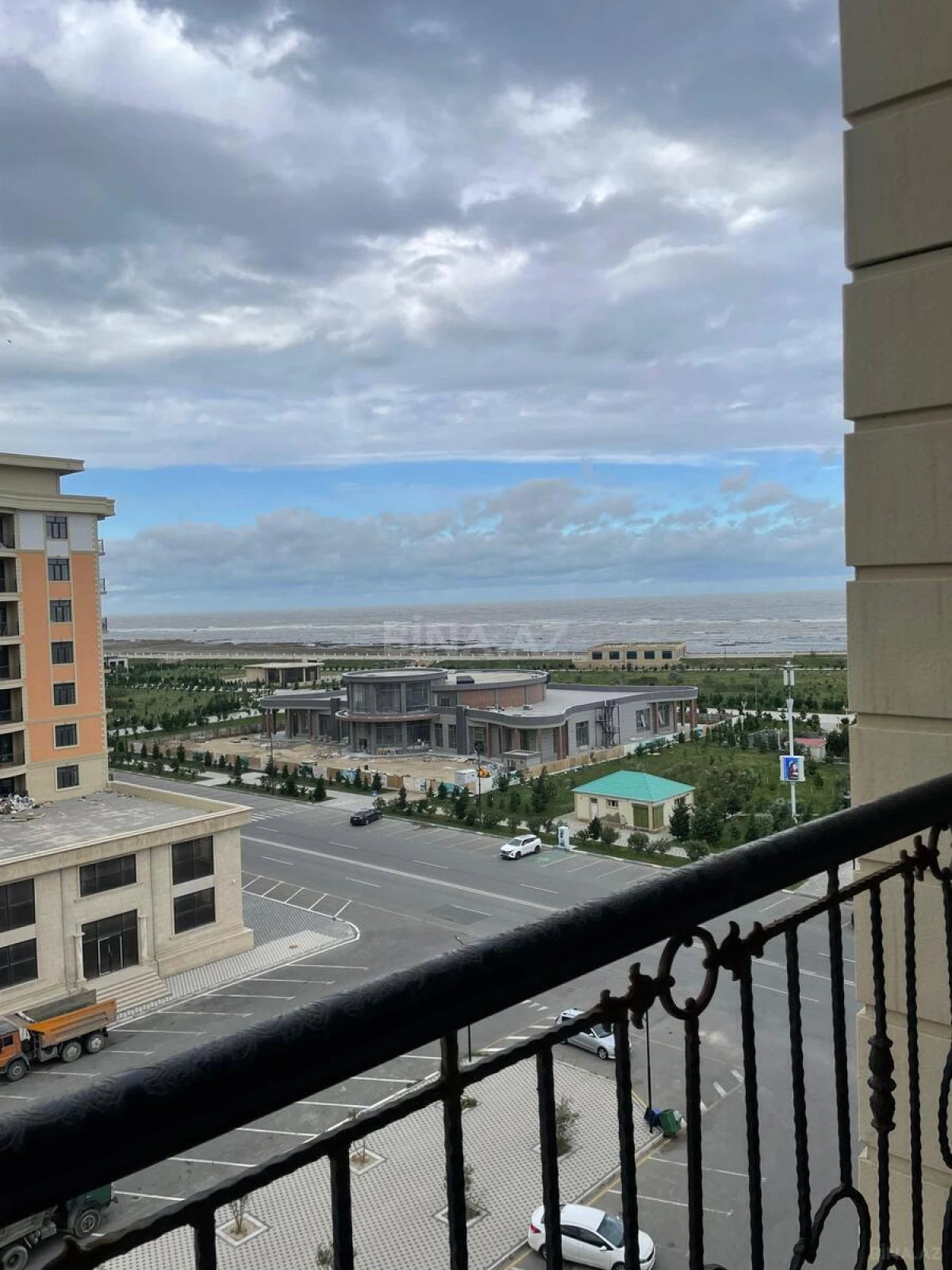 Satılır 2 otaqlı mənzil 52 m²