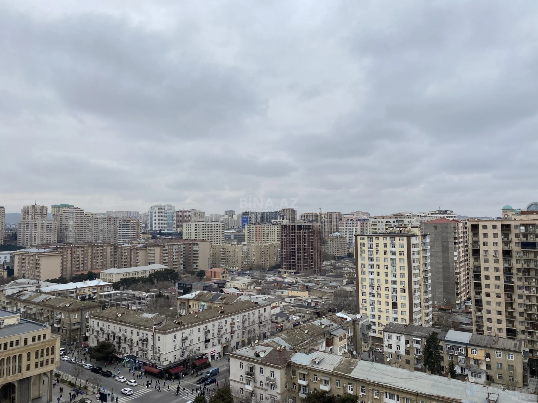 Satılır 4 otaqlı mənzil 152.8 m²