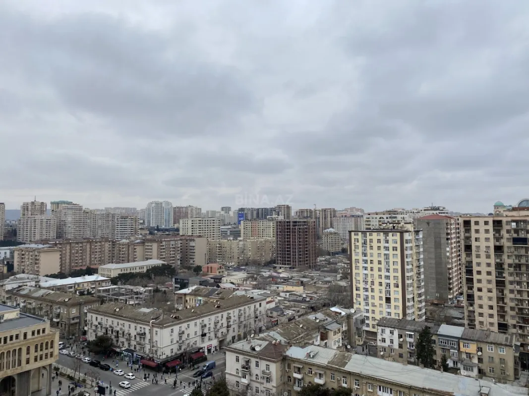 Satılır 4 otaqlı mənzil 152.8 m²