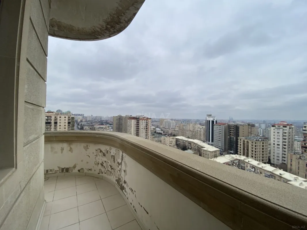 Satılır 4 otaqlı mənzil 152.8 m²