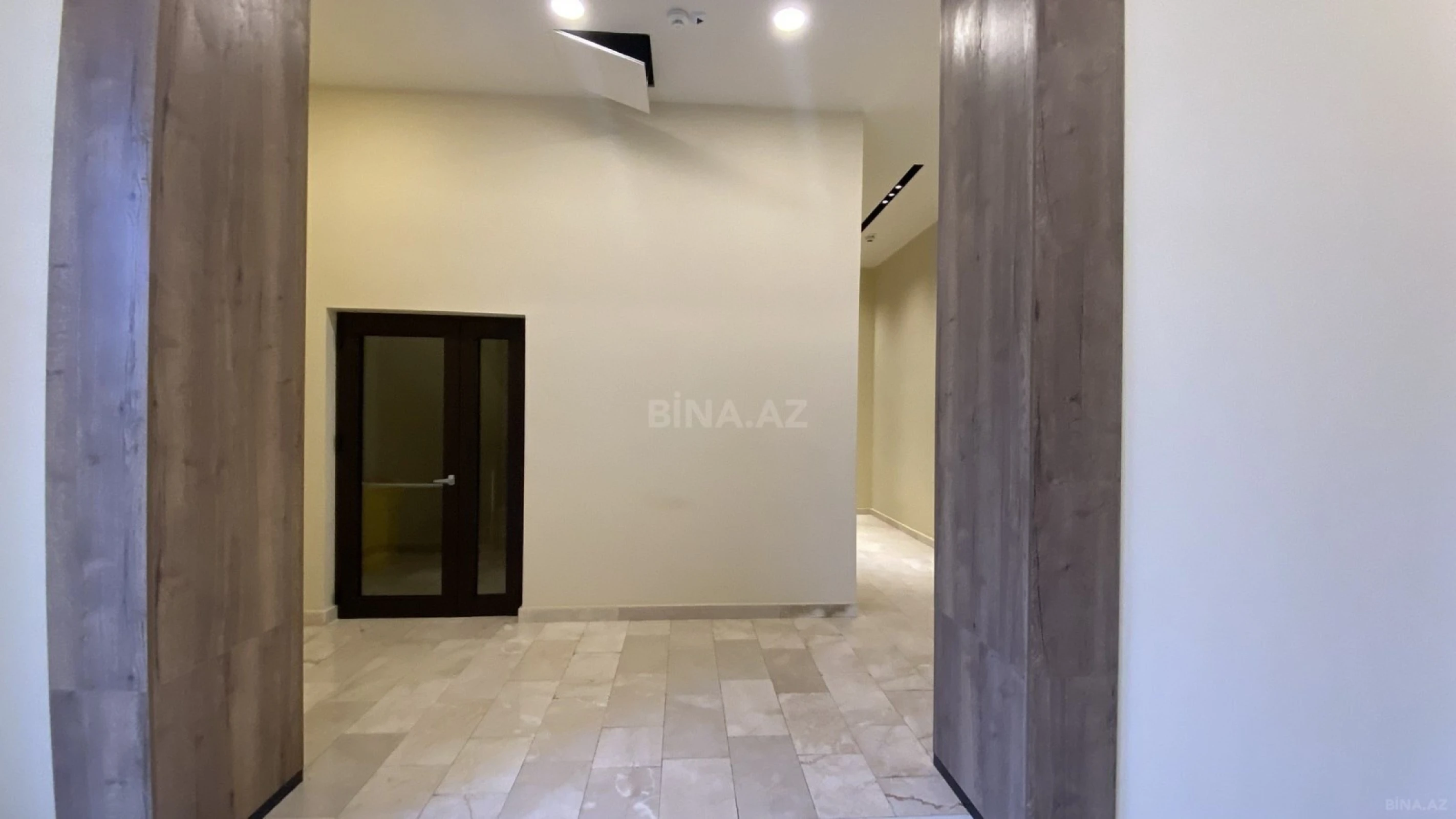 Satılır 4 otaqlı mənzil 152.8 m²