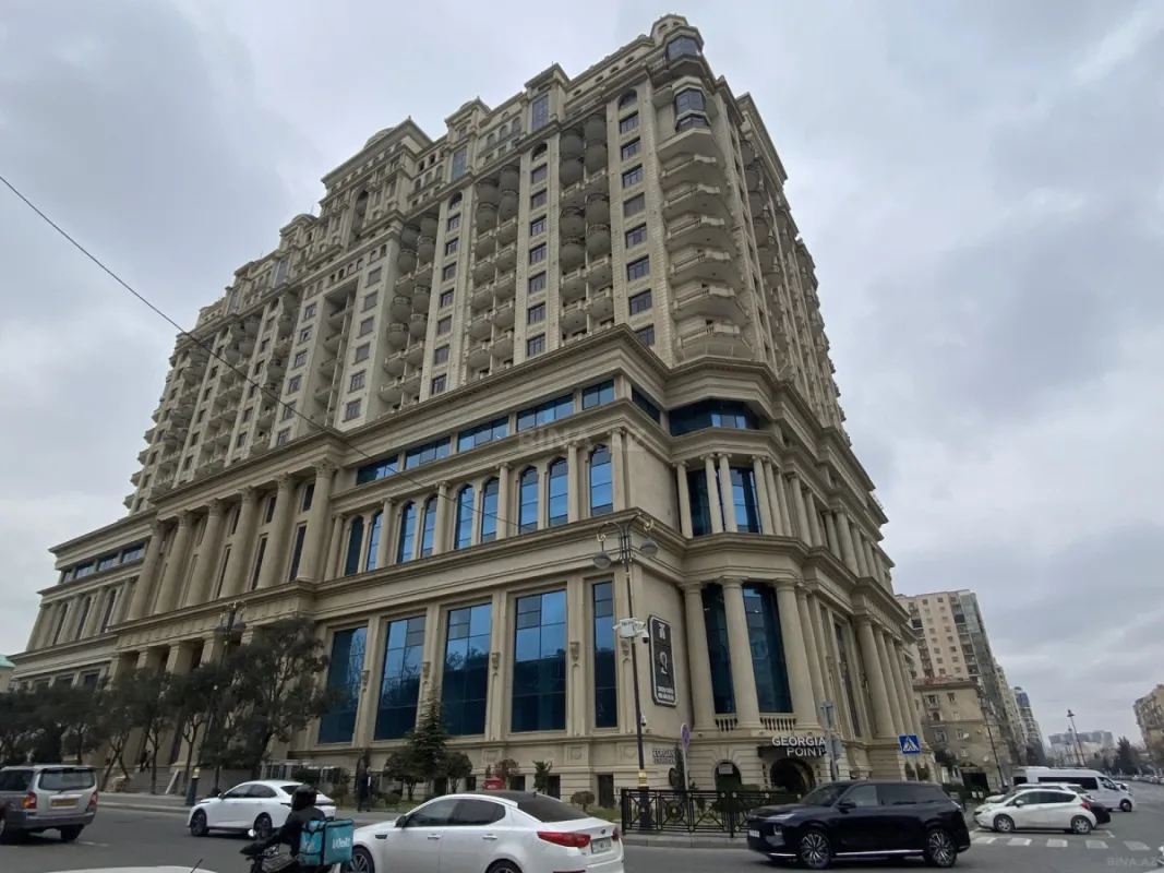 Satılır 4 otaqlı mənzil 152.8 m²