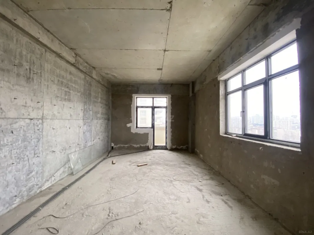 Satılır 4 otaqlı mənzil 152.8 m²