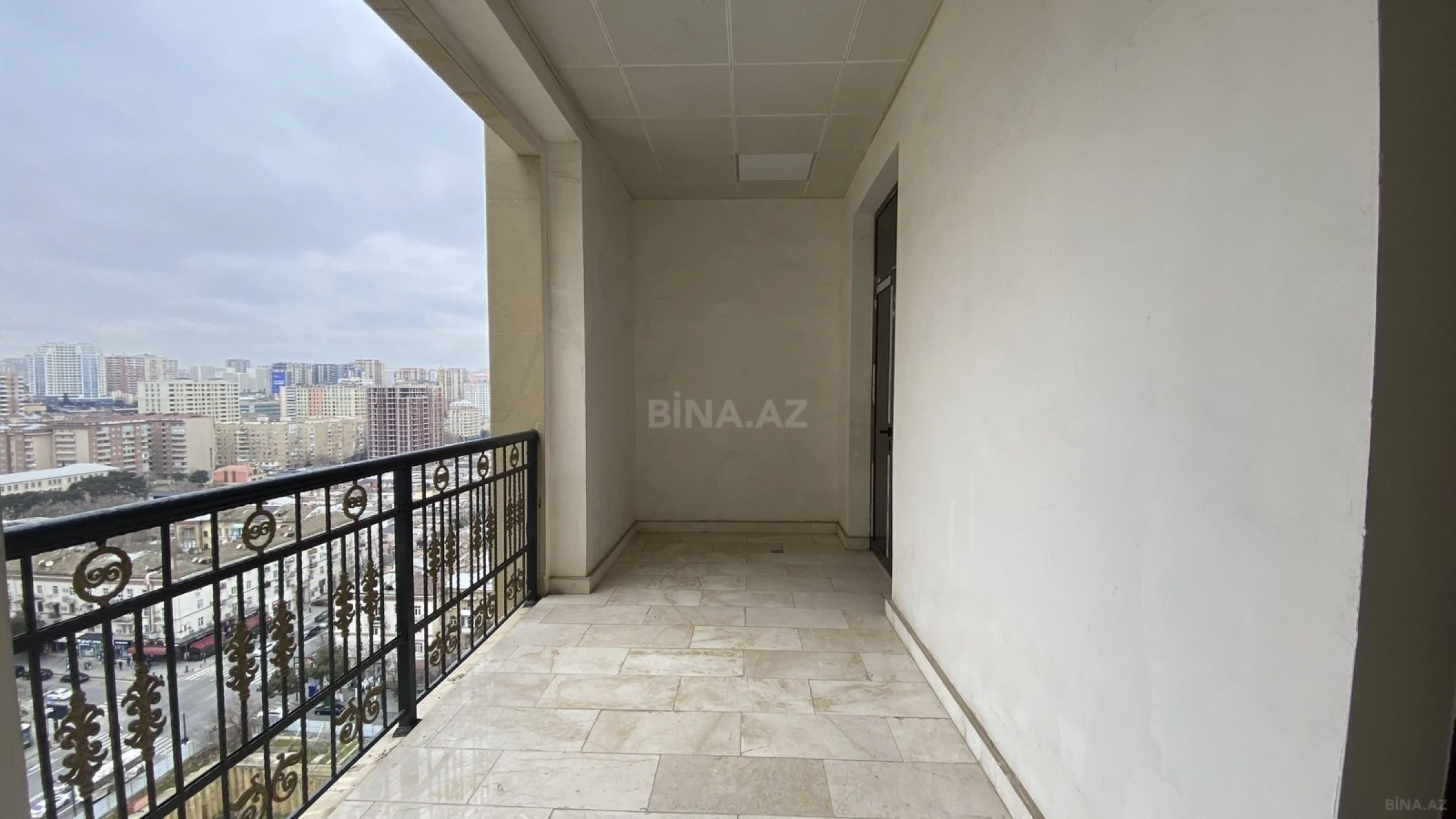Satılır 4 otaqlı mənzil 152.8 m²