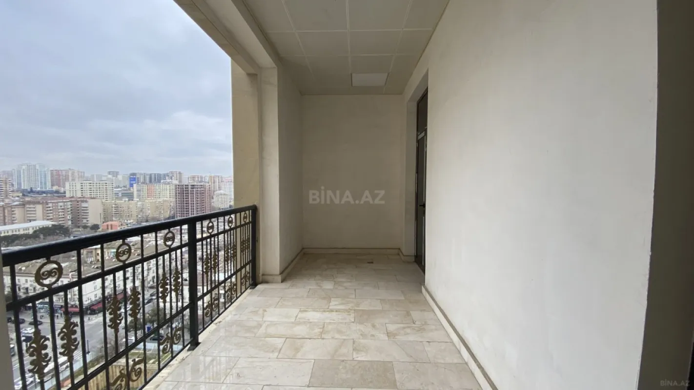 Satılır 4 otaqlı mənzil 152.8 m²