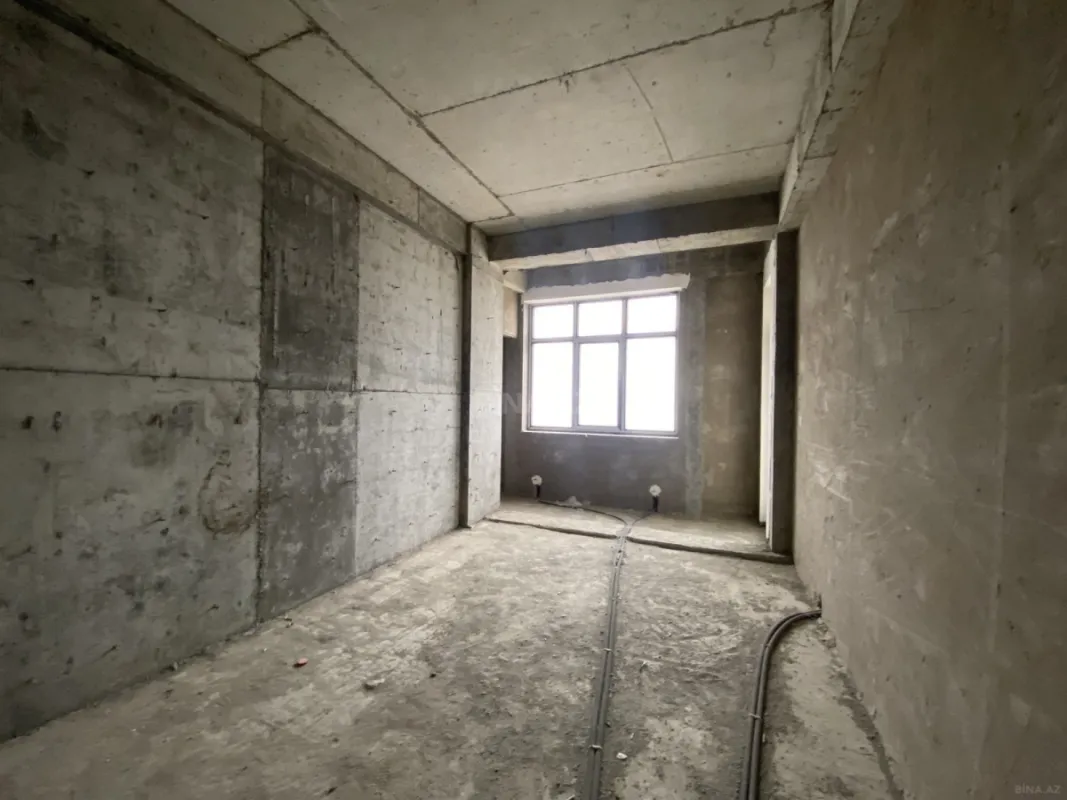 Satılır 4 otaqlı mənzil 152.8 m²