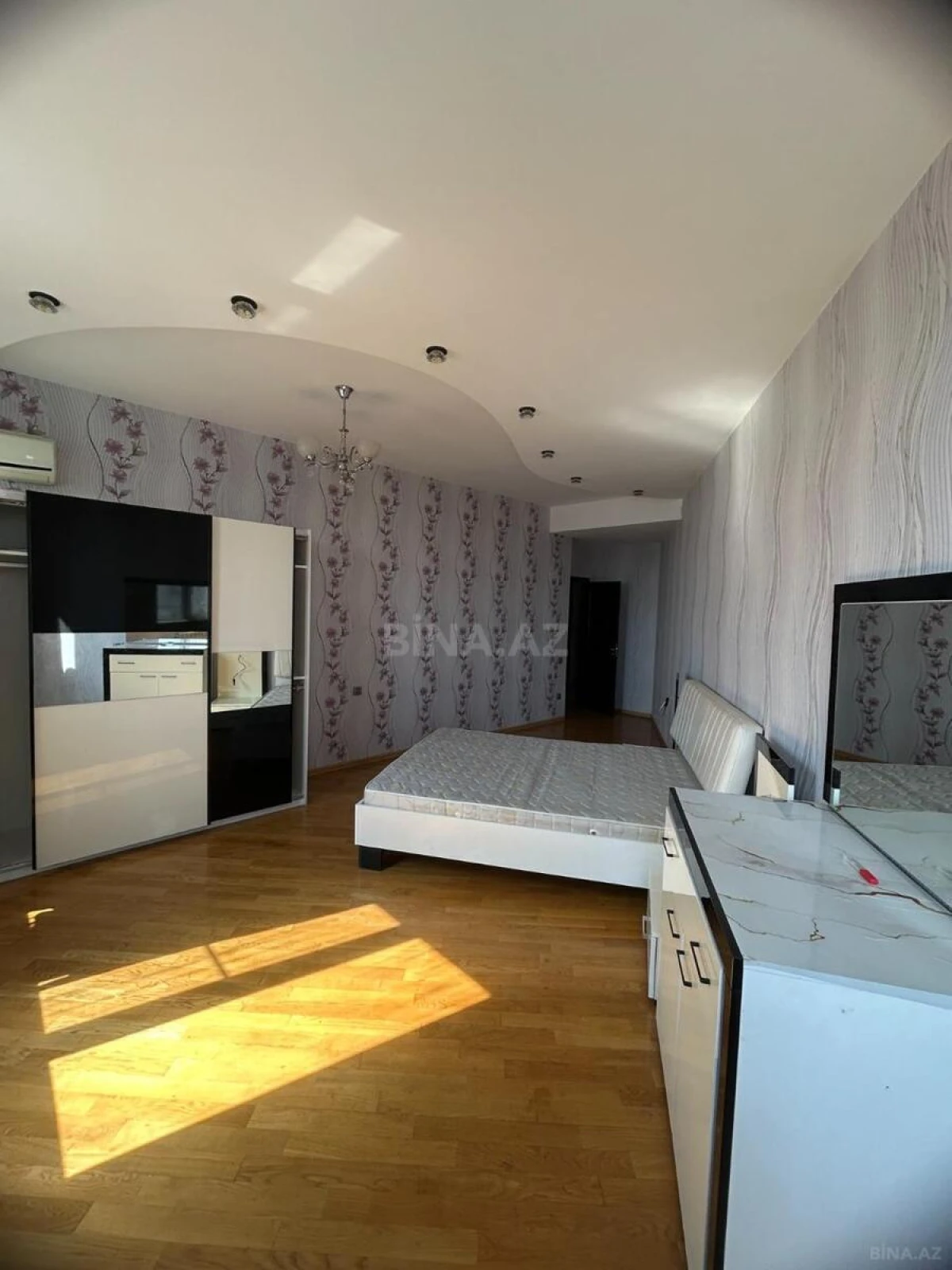 Satılır 3 otaqlı mənzil 91 m²