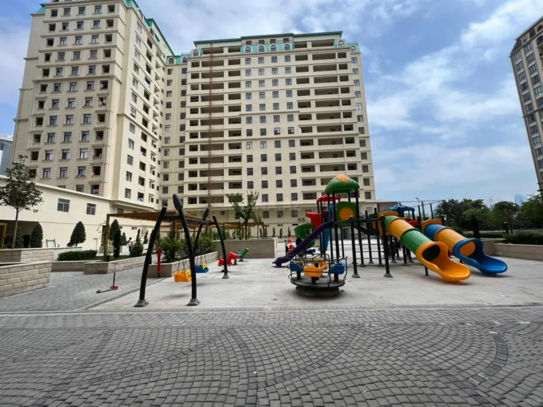 Satılır 2 otaqlı mənzil 100 m²