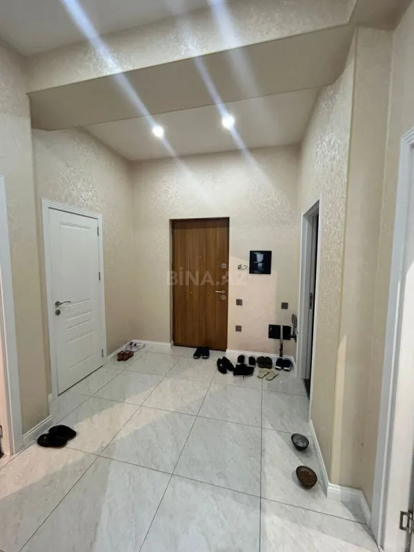 Satılır 2 otaqlı mənzil 100 m²