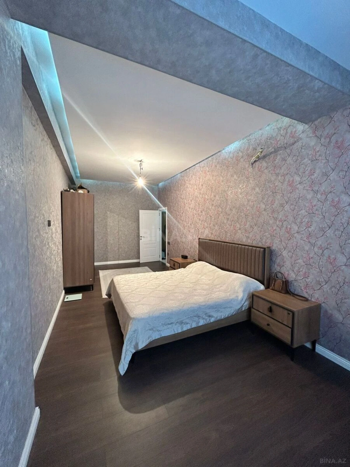 Satılır 2 otaqlı mənzil 100 m²