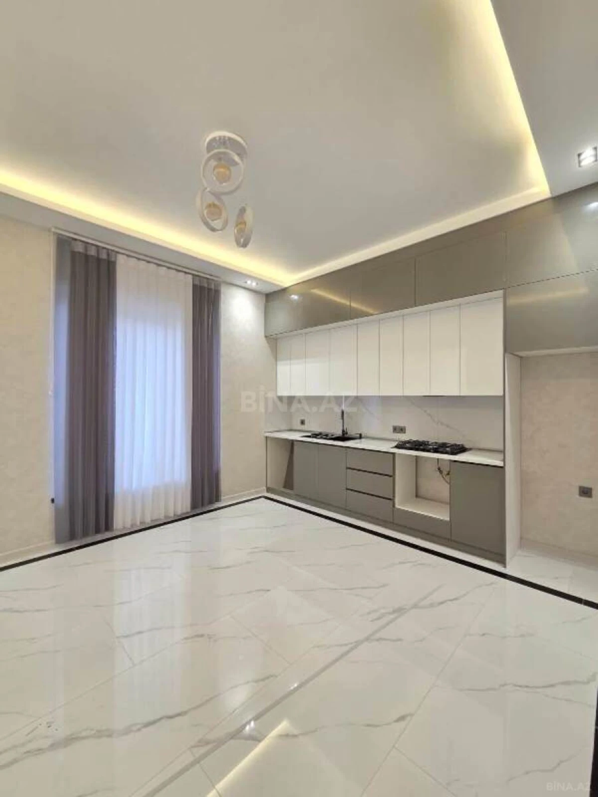 Satılır 6 otaqlı həyət evi 270 m²