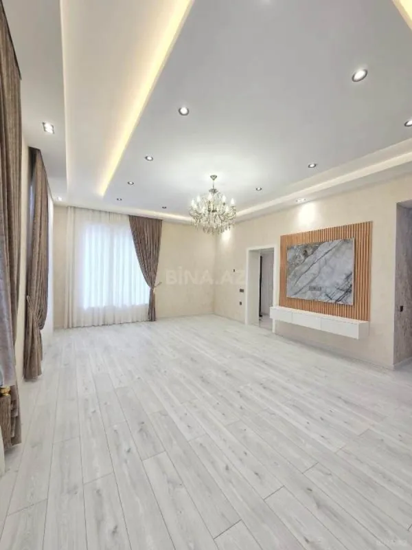 Satılır 6 otaqlı həyət evi 270 m²