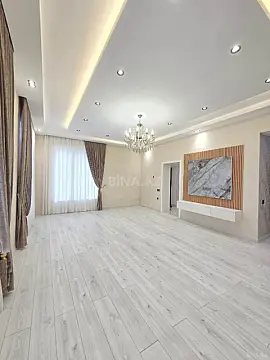 Satılır 6 otaqlı həyət evi 270 m²