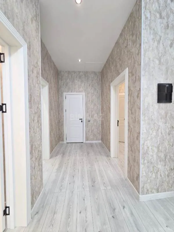 Satılır 6 otaqlı həyət evi 270 m²