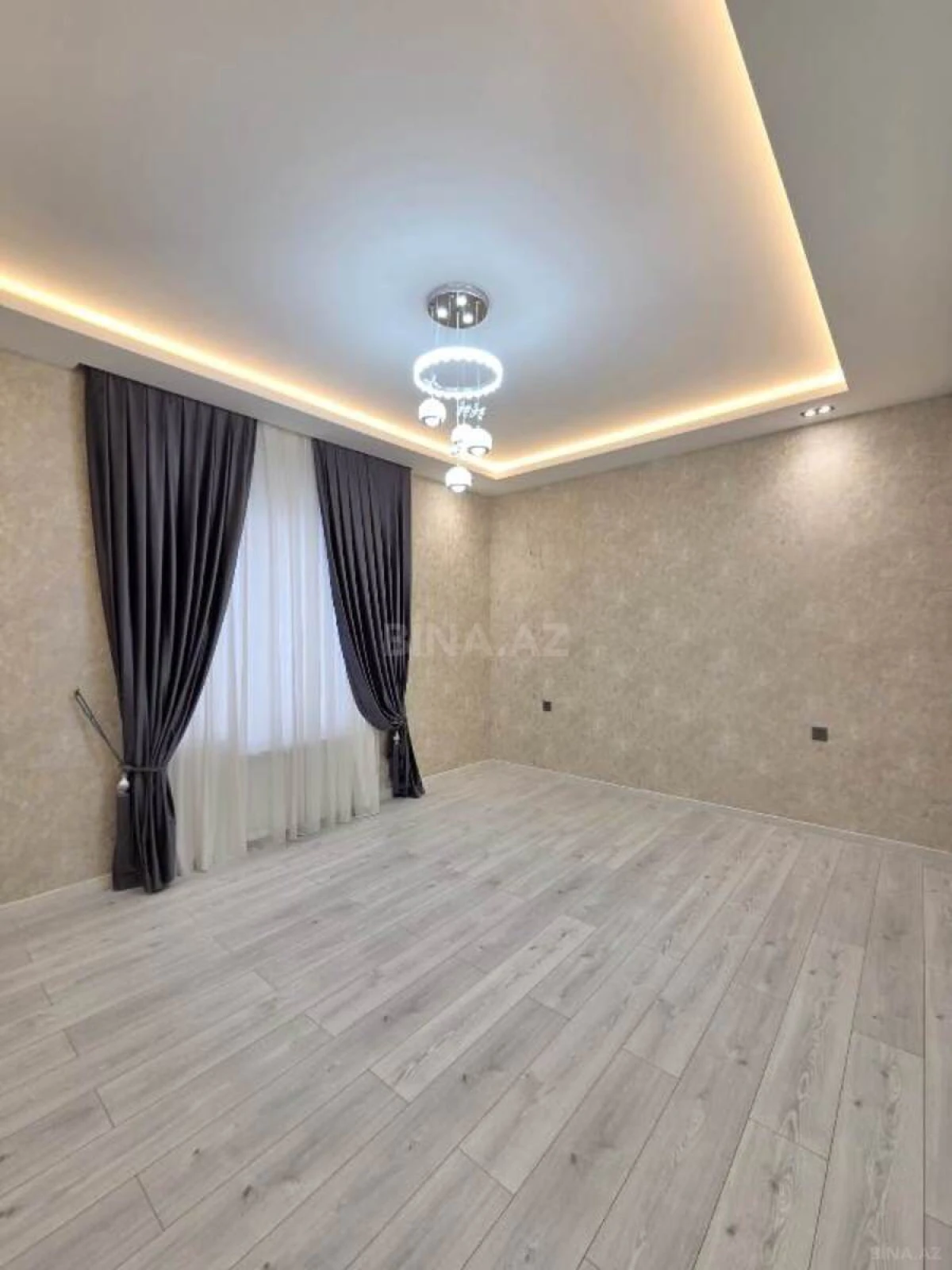 Satılır 6 otaqlı həyət evi 270 m²