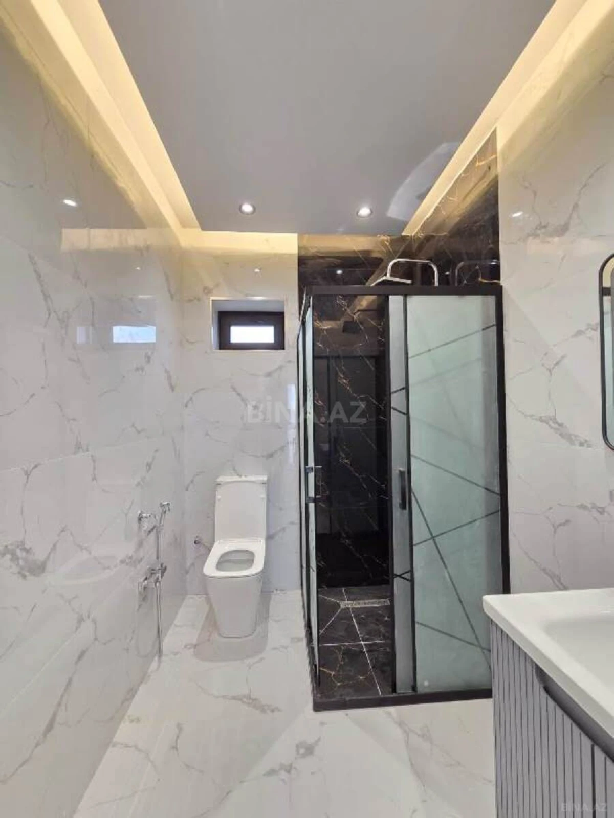 Satılır 6 otaqlı həyət evi 270 m²