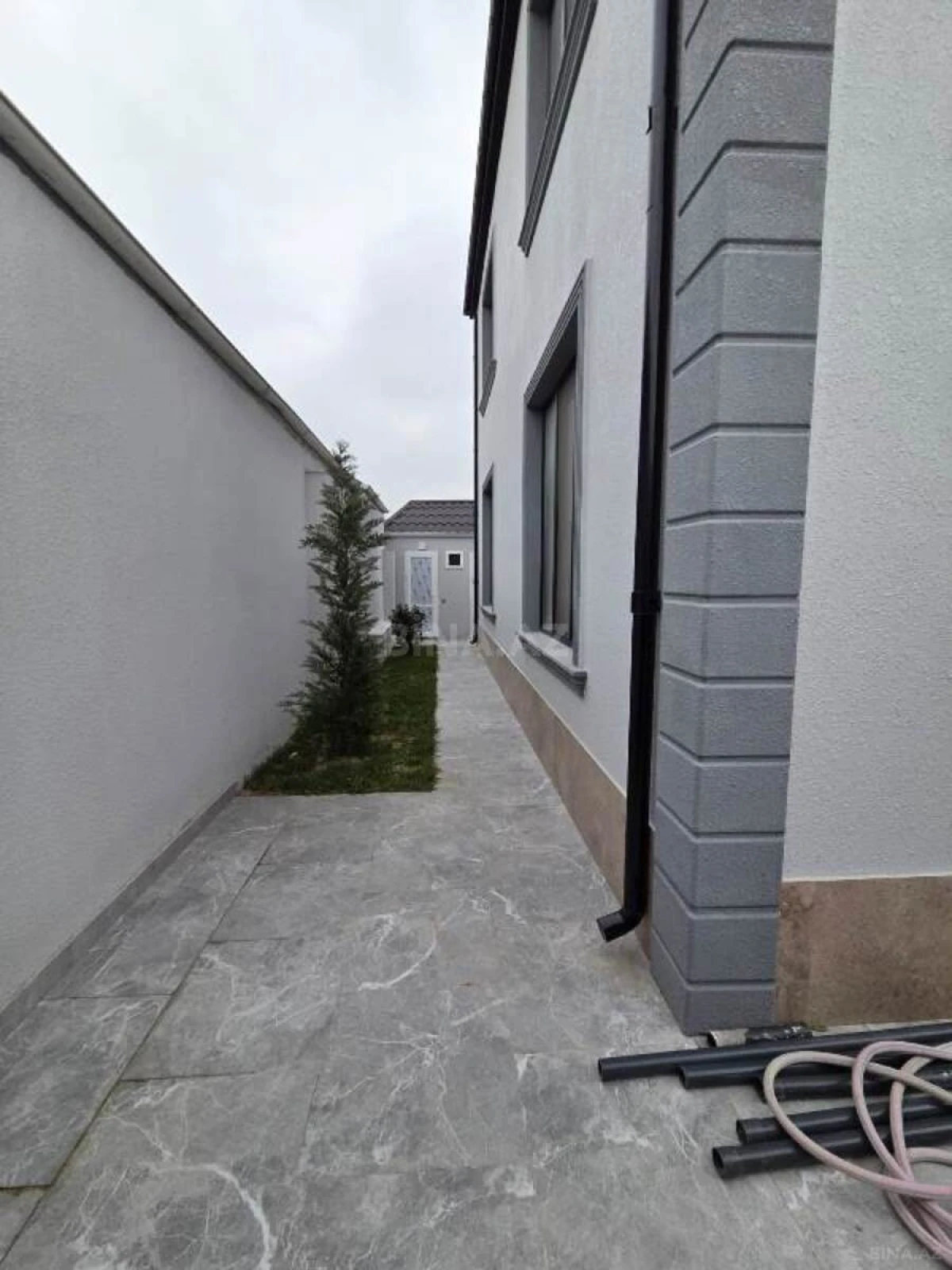 Satılır 6 otaqlı həyət evi 270 m²