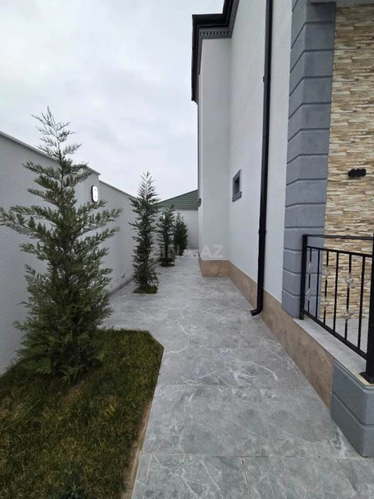Satılır 6 otaqlı həyət evi 270 m²