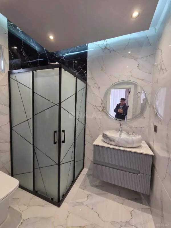 Satılır 6 otaqlı həyət evi 270 m²