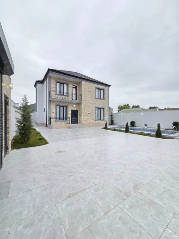 Satılır 6 otaqlı həyət evi 270 m²