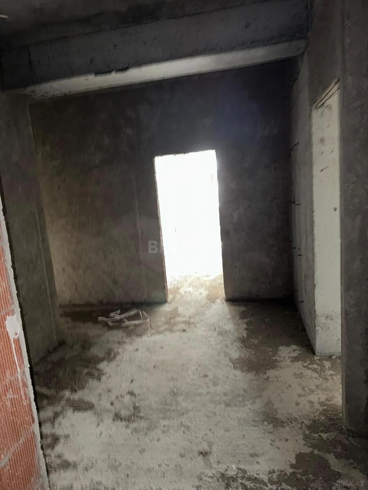 Satılır 3 otaqlı mənzil 136 m²